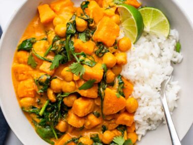 vegan sweet potato chickpea curry
